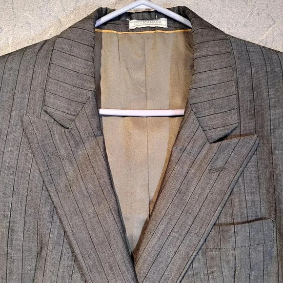 Bellissimo Men's Gray Pin Stripe Suit Coat in Size 38R 31W - Picture 5 of 11